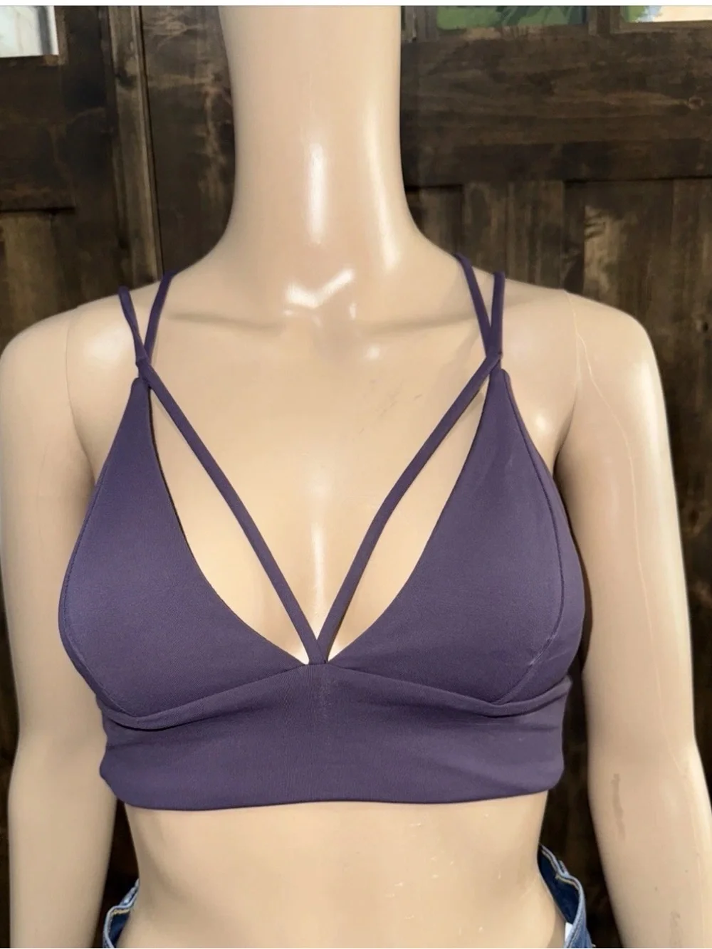 lululemon athletica Double-Strap V-Neck Sports Bra Size 4 in Lavender- 006